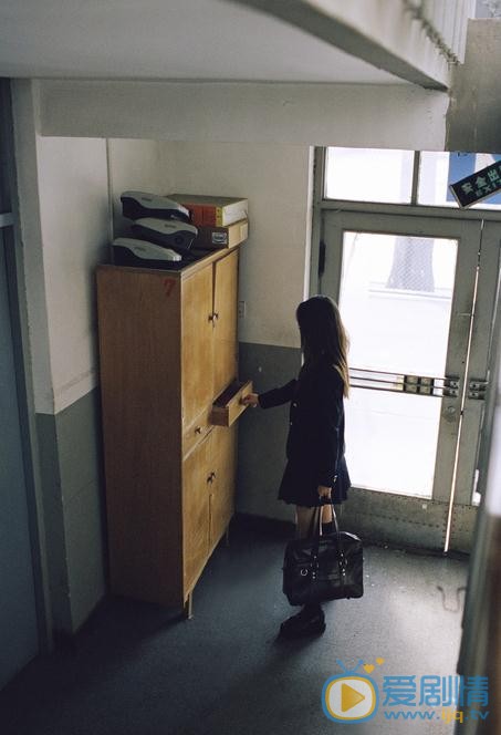 黄恩茹制服写真 黄恩茹高清写真_黄恩茹高清剧照