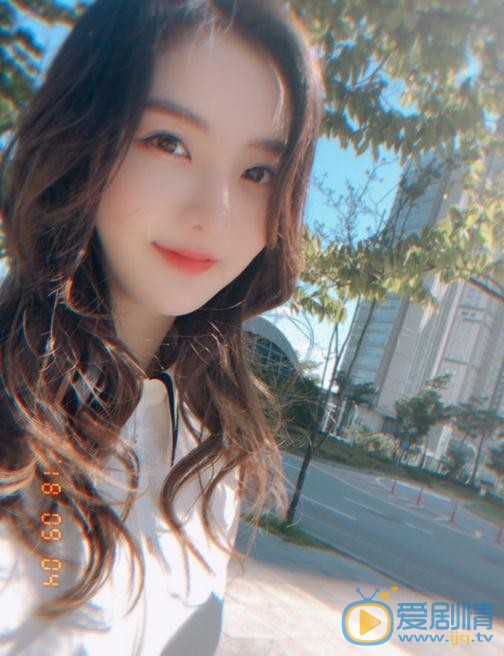 青钰雯生活照 青钰雯高清写真_青钰雯高清剧照