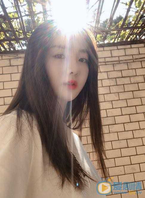 青钰雯生活照 青钰雯高清写真_青钰雯高清剧照