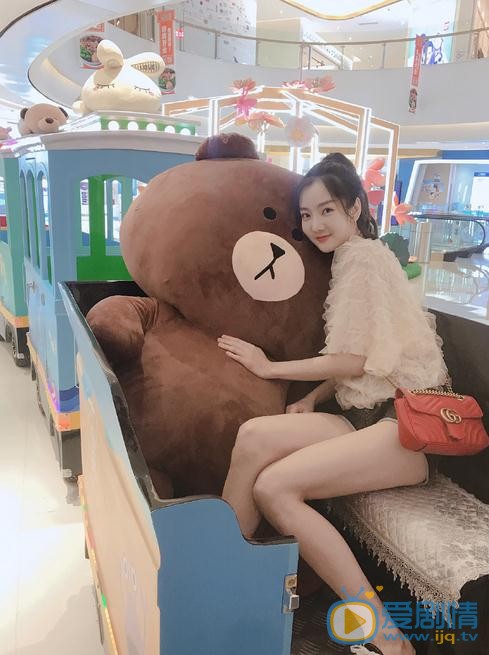 青钰雯生活照 青钰雯高清写真_青钰雯高清剧照