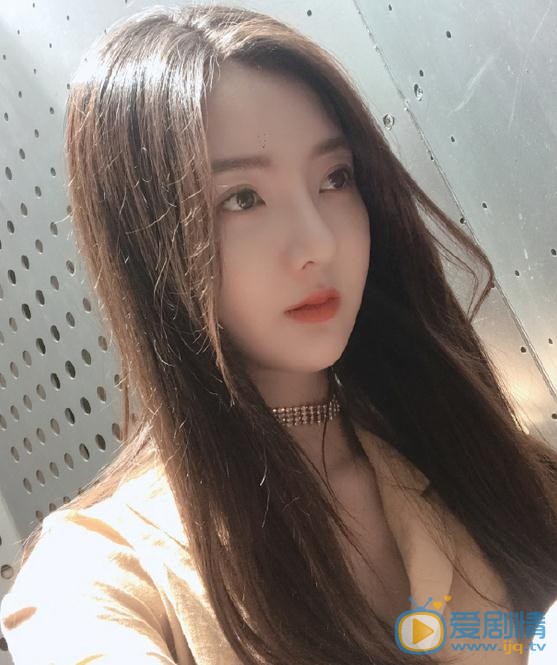 青钰雯生活照 青钰雯高清写真_青钰雯高清剧照