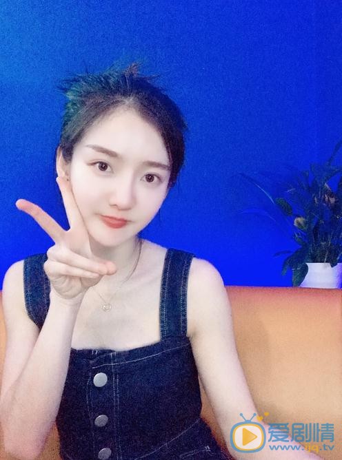 青钰雯生活照 青钰雯高清写真_青钰雯高清剧照