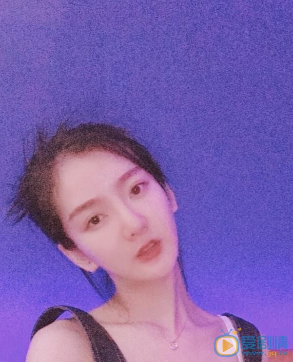 青钰雯生活照 青钰雯高清写真_青钰雯高清剧照