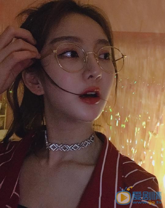 青钰雯生活照 青钰雯高清写真_青钰雯高清剧照