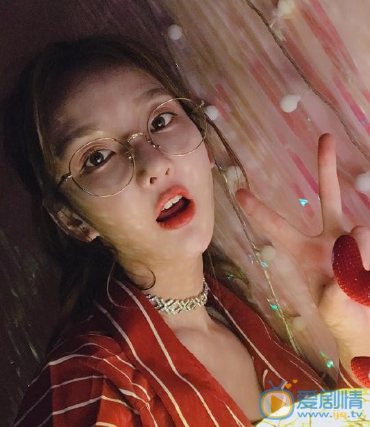 青钰雯生活照 青钰雯高清写真_青钰雯高清剧照