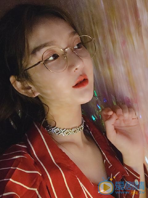 青钰雯生活照 青钰雯高清写真_青钰雯高清剧照