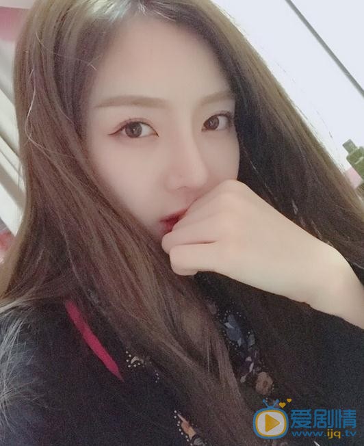 青钰雯生活照 青钰雯高清写真_青钰雯高清剧照