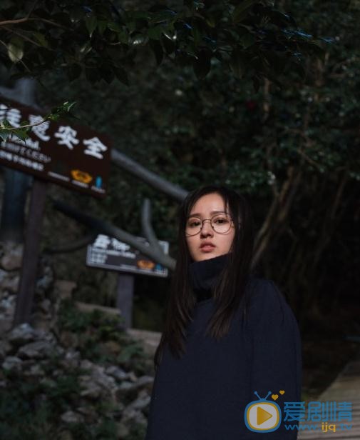 黄恩茹秋色写真 黄恩茹高清写真_黄恩茹高清剧照