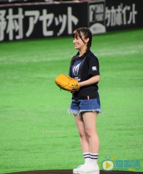 桥本环奈棒球照 桥本环奈高清写真_桥本环奈高清剧照