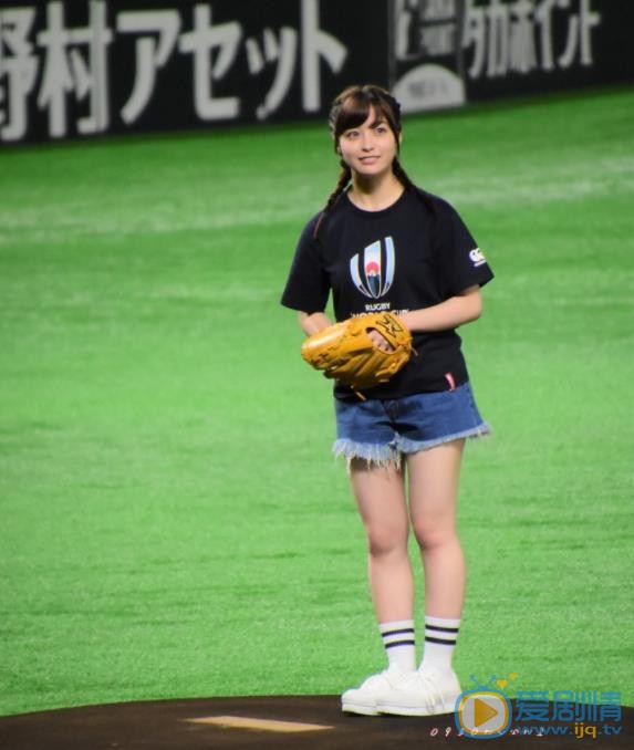 桥本环奈棒球照 桥本环奈高清写真_桥本环奈高清剧照