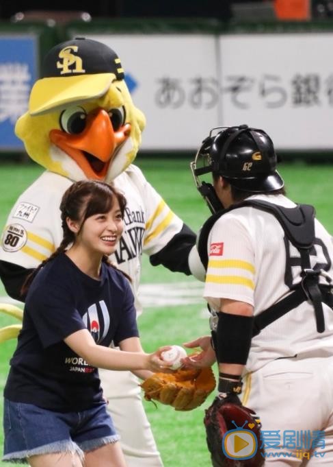 桥本环奈棒球照 桥本环奈高清写真_桥本环奈高清剧照