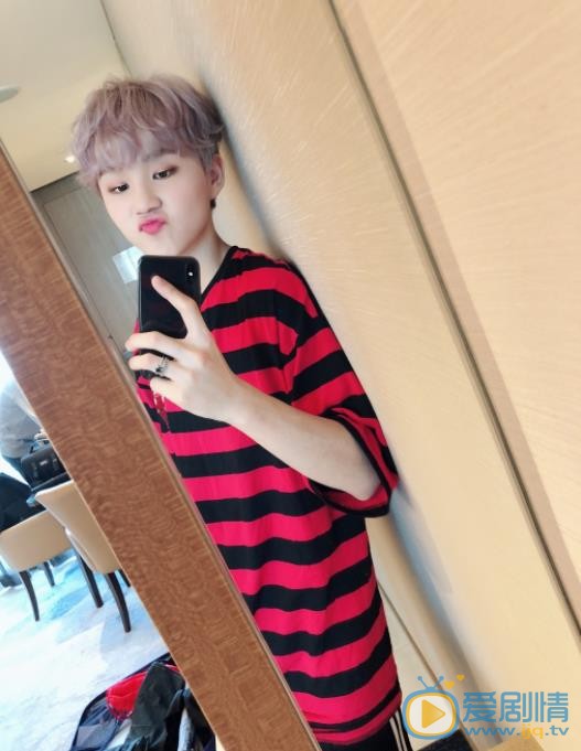 李权哲自拍照 李权哲高清写真_李权哲高清剧照
