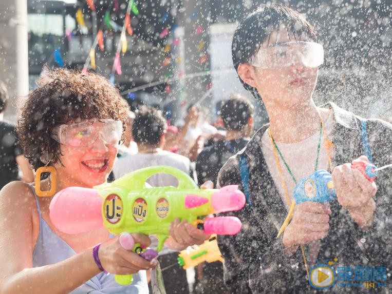 熊奥博街拍写真 熊奥博高清写真_熊奥博高清剧照