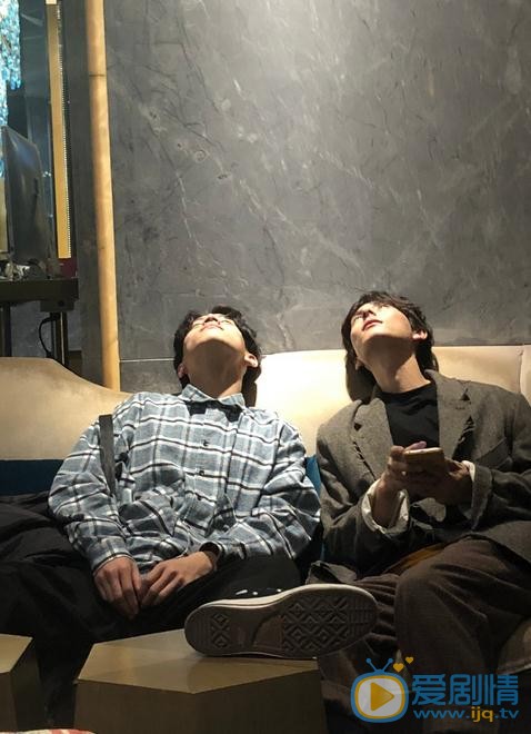 泮家豪与人合照 泮家豪高清写真_泮家豪高清剧照
