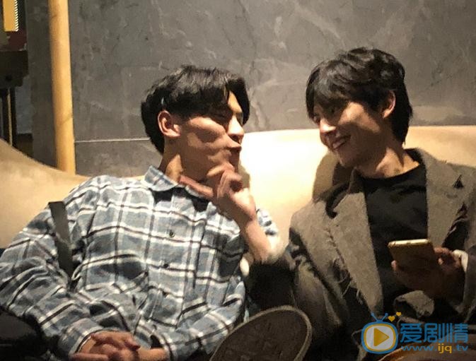 泮家豪与人合照 泮家豪高清写真_泮家豪高清剧照