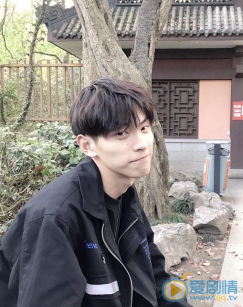 泮家豪街拍写真 泮家豪高清写真_泮家豪高清剧照