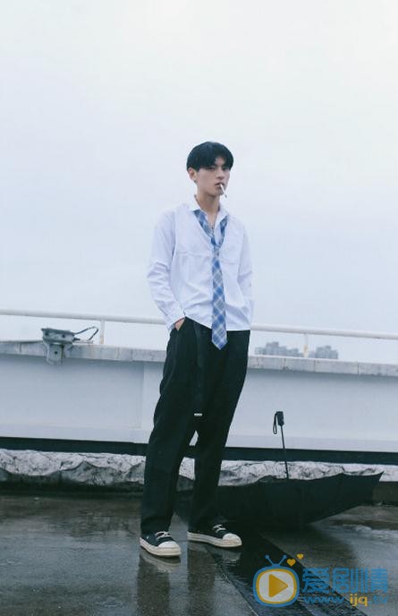 泮家豪制服写真 泮家豪高清写真_泮家豪高清剧照