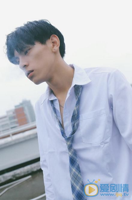 泮家豪制服写真 泮家豪高清写真_泮家豪高清剧照