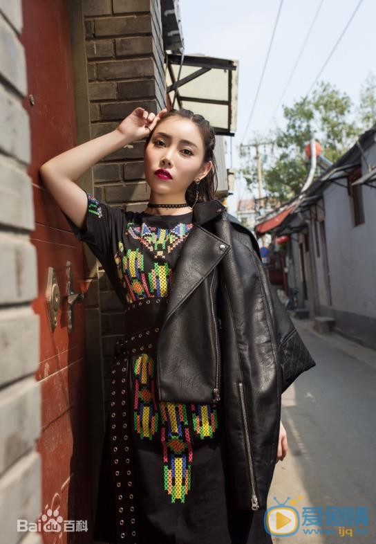 王子唯街拍大片 王子唯高清写真_王子唯高清剧照