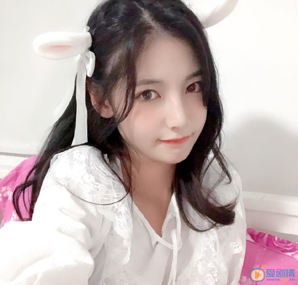 赵粤可爱自拍 赵粤高清写真_赵粤高清剧照