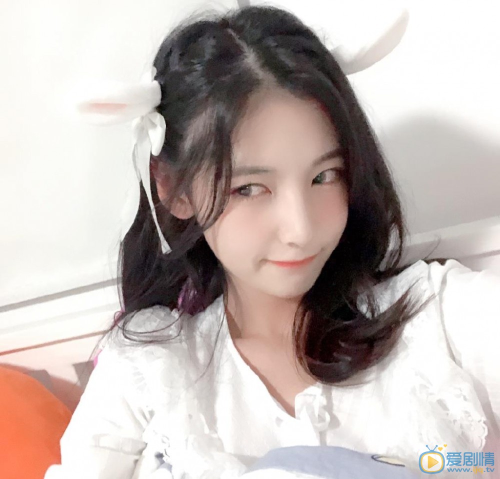 赵粤可爱自拍 赵粤高清写真_赵粤高清剧照