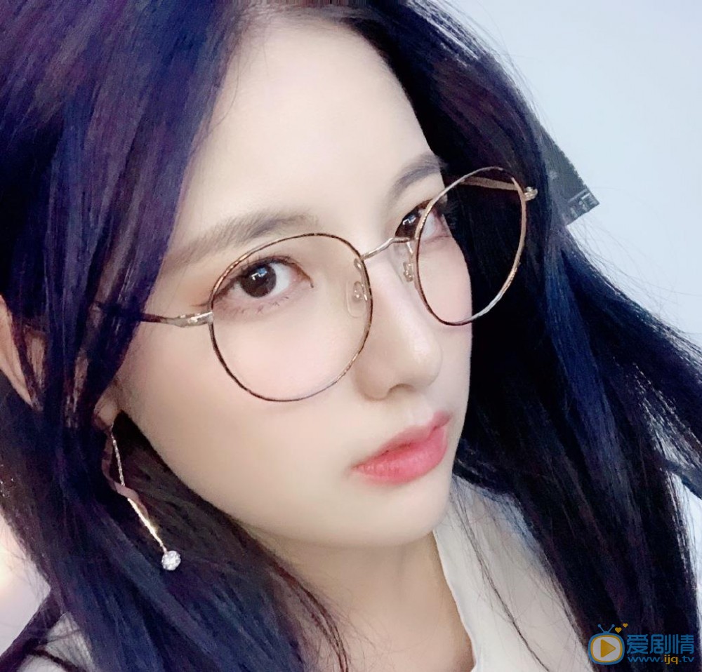 赵粤漂亮自拍 赵粤高清写真_赵粤高清剧照