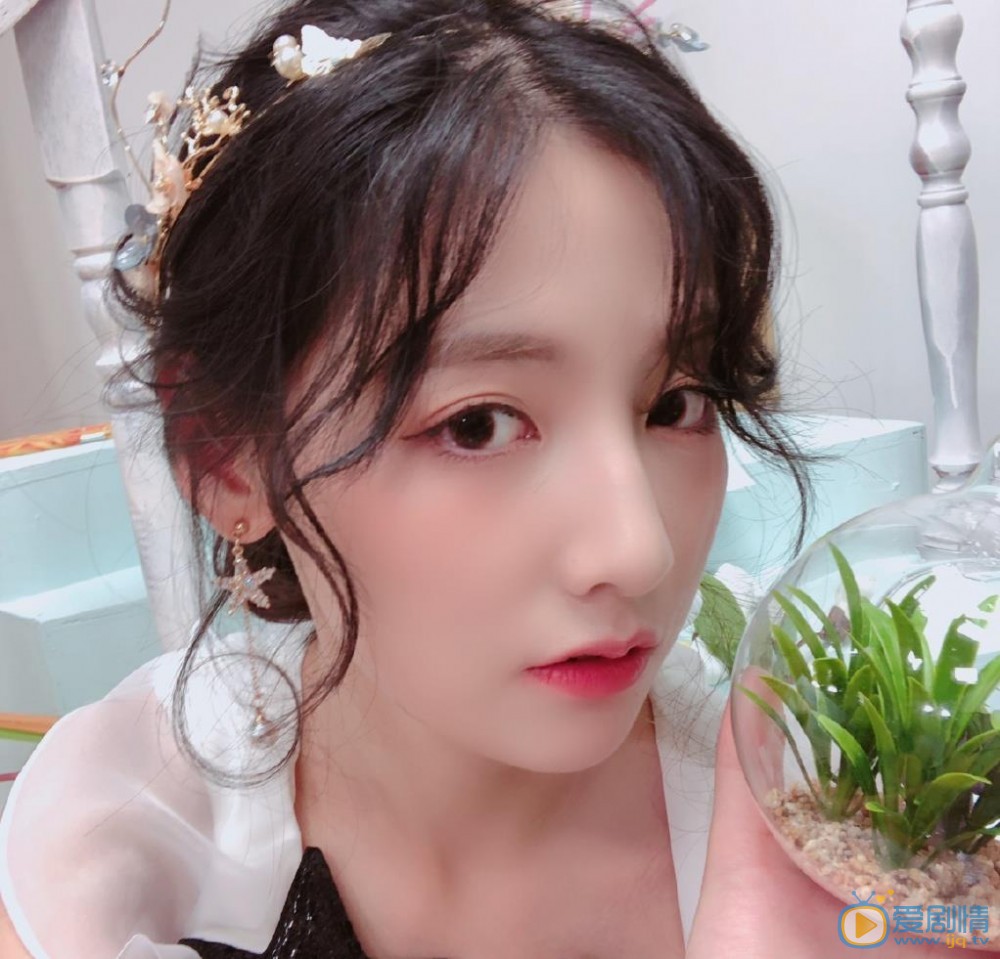 赵粤漂亮自拍 赵粤高清写真_赵粤高清剧照