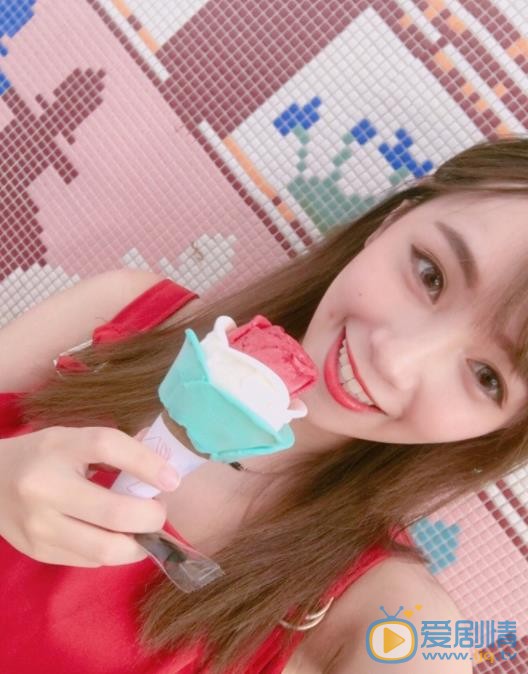 余姿昀自拍照 余姿昀高清写真_余姿昀高清剧照