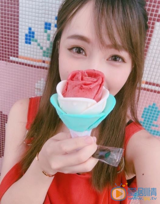 余姿昀自拍照 余姿昀高清写真_余姿昀高清剧照
