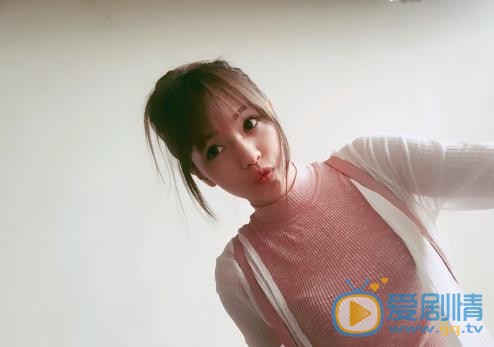 余姿昀自拍照 余姿昀高清写真_余姿昀高清剧照