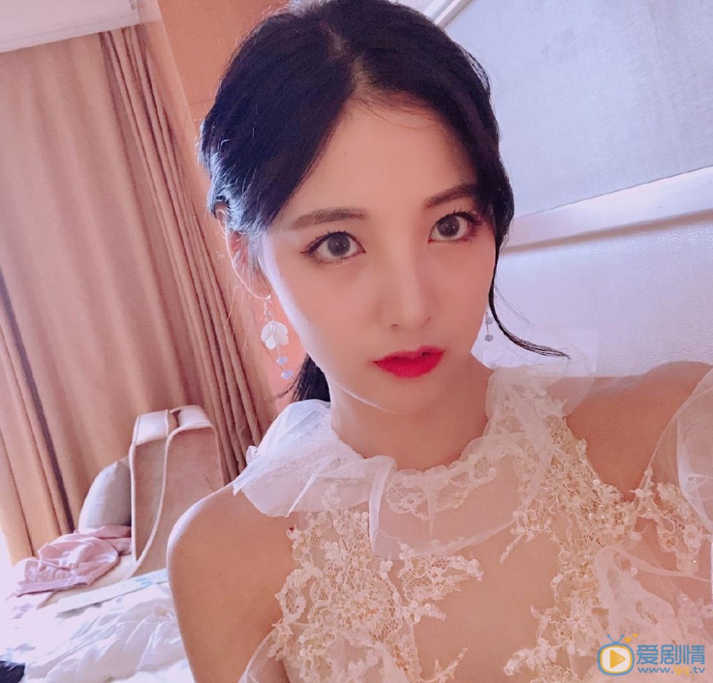 赵粤漂亮自拍 赵粤高清写真_赵粤高清剧照