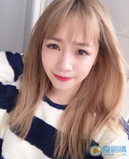 余姿昀自拍照 余姿昀高清写真_余姿昀高清剧照