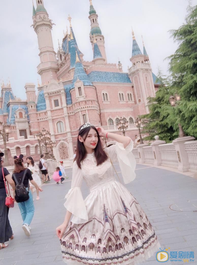 赵粤迪士尼乐园旅游照 赵粤高清写真_赵粤高清剧照
