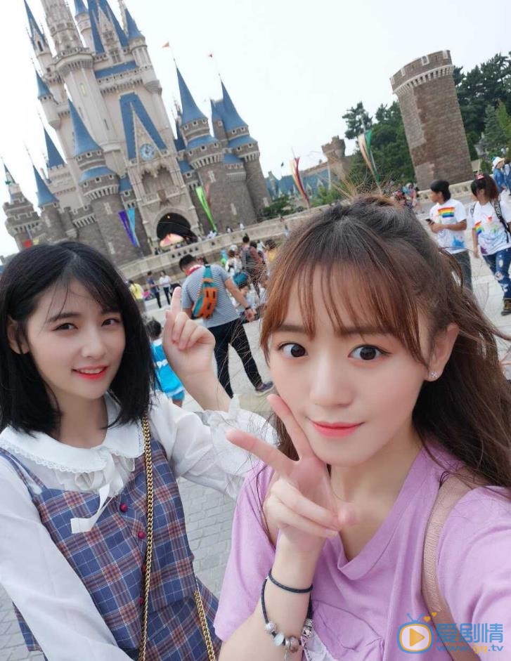 赵粤迪士尼乐园旅游照 赵粤高清写真_赵粤高清剧照