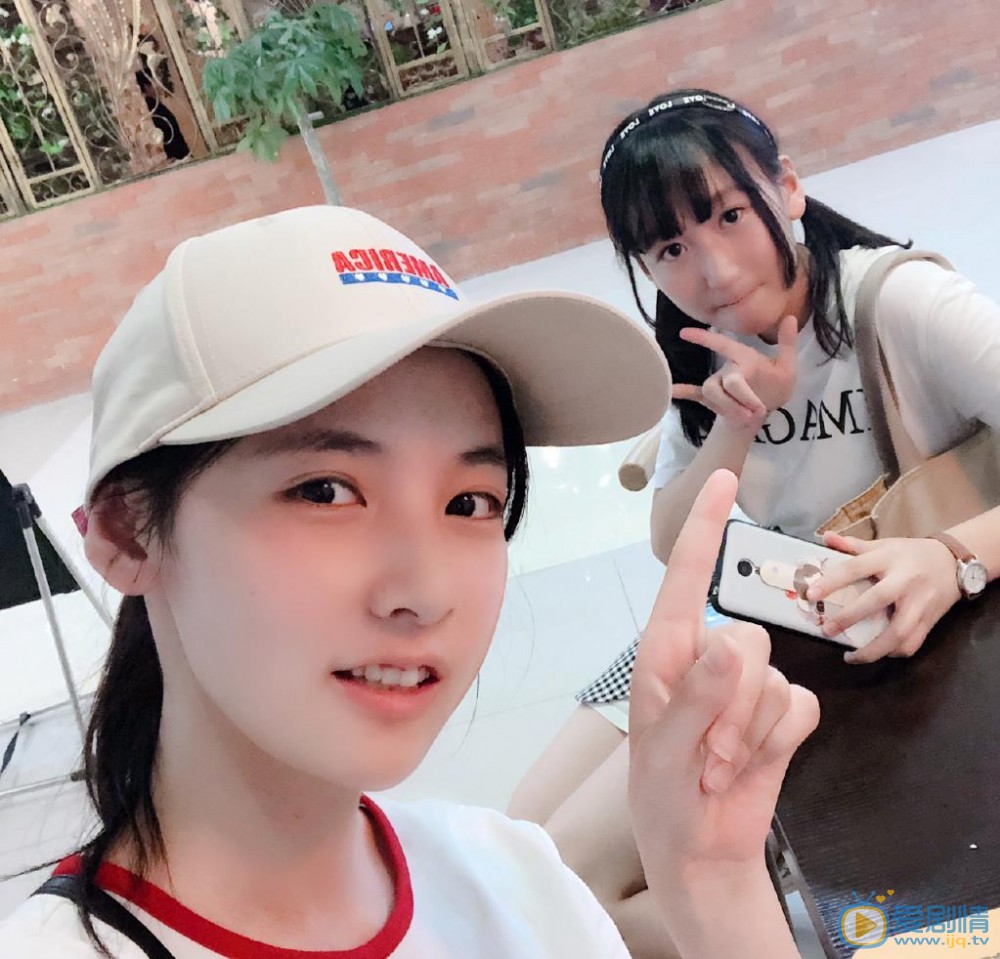 赵粤与人合照 赵粤高清写真_赵粤高清剧照