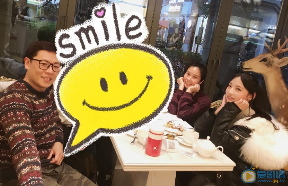 赵粤与人合照 赵粤高清写真_赵粤高清剧照