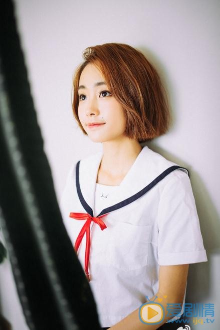 马希尔制服写真 马希尔高清写真_马希尔高清剧照