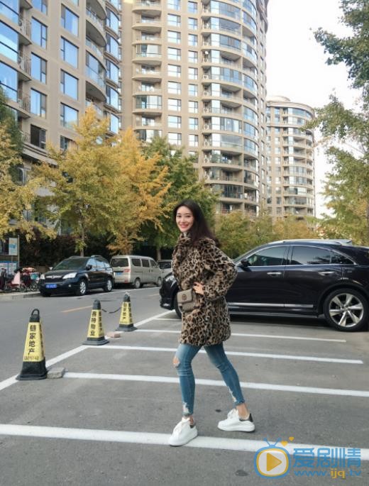 爱戴街拍写真 爱戴高清写真_爱戴高清剧照