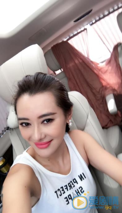 爱戴自拍照 爱戴高清写真_爱戴高清剧照