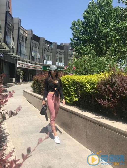 爱戴街拍写真 爱戴高清写真_爱戴高清剧照