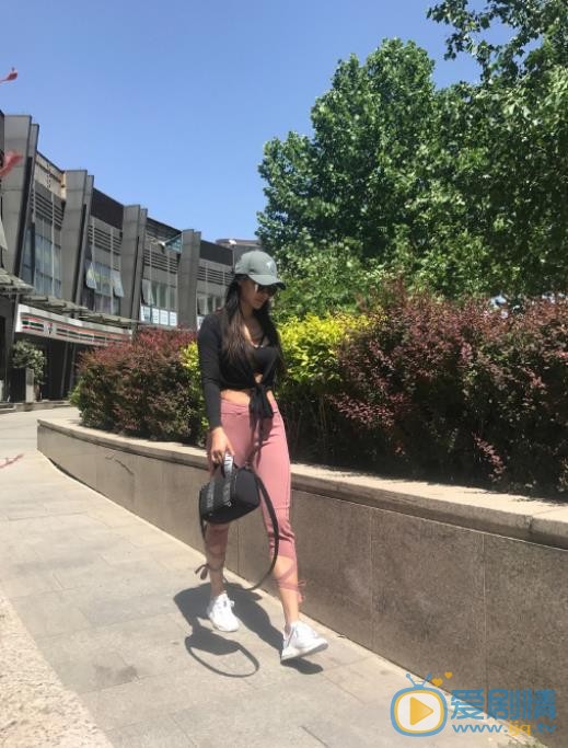 爱戴街拍写真 爱戴高清写真_爱戴高清剧照