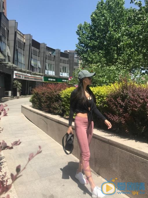 爱戴街拍写真 爱戴高清写真_爱戴高清剧照