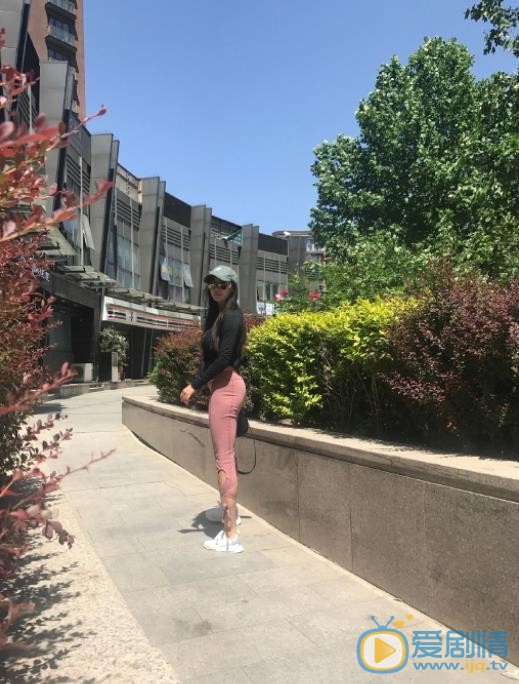 爱戴街拍写真 爱戴高清写真_爱戴高清剧照