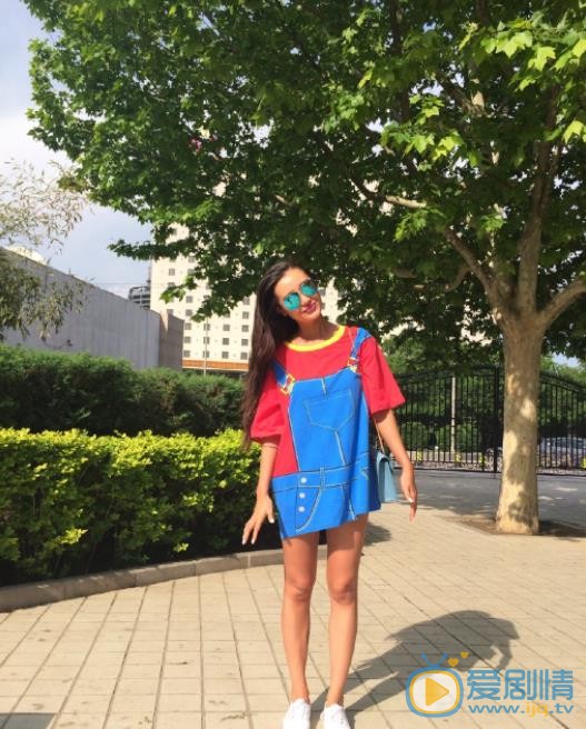 爱戴街拍写真 爱戴高清写真_爱戴高清剧照