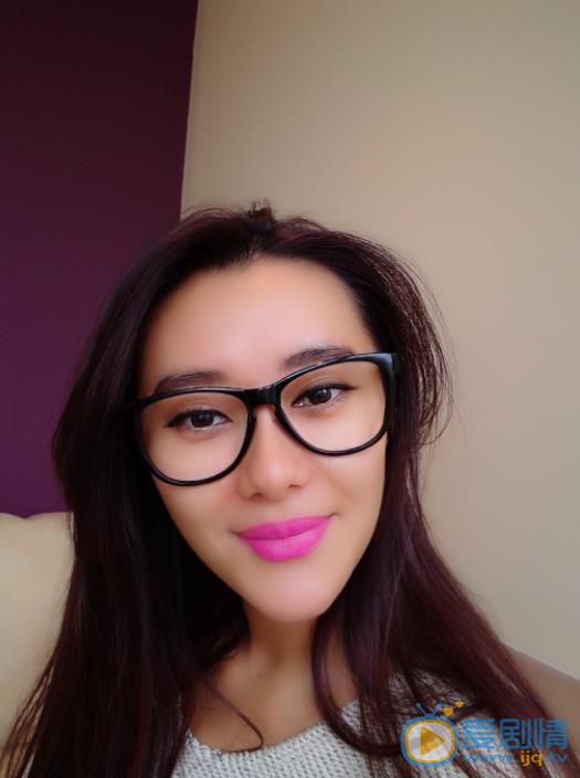 爱戴自拍照 爱戴高清写真_爱戴高清剧照