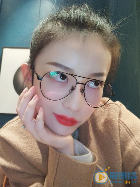 余梦寒生活照 余梦寒高清写真_余梦寒高清剧照