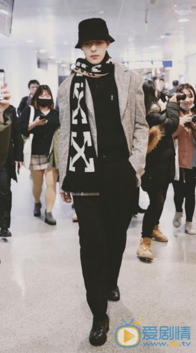 卜凡机场照 卜凡高清写真_卜凡高清剧照