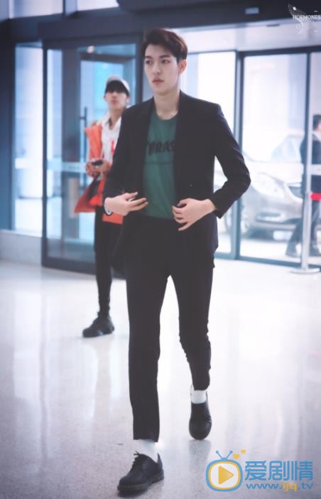 卜凡机场照 卜凡高清写真_卜凡高清剧照