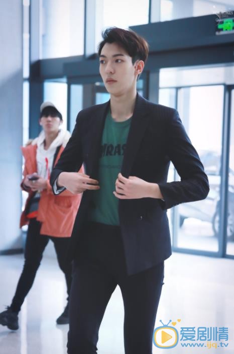 卜凡机场照 卜凡高清写真_卜凡高清剧照