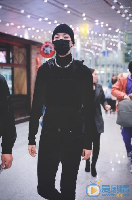 卜凡机场照 卜凡高清写真_卜凡高清剧照